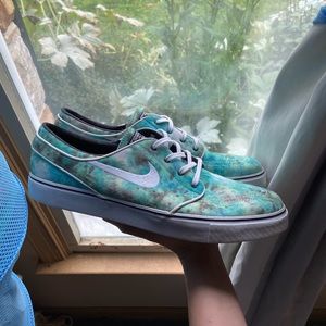 Nike Janoski size 11.5 tiedye